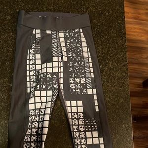 New under armour crop leggings